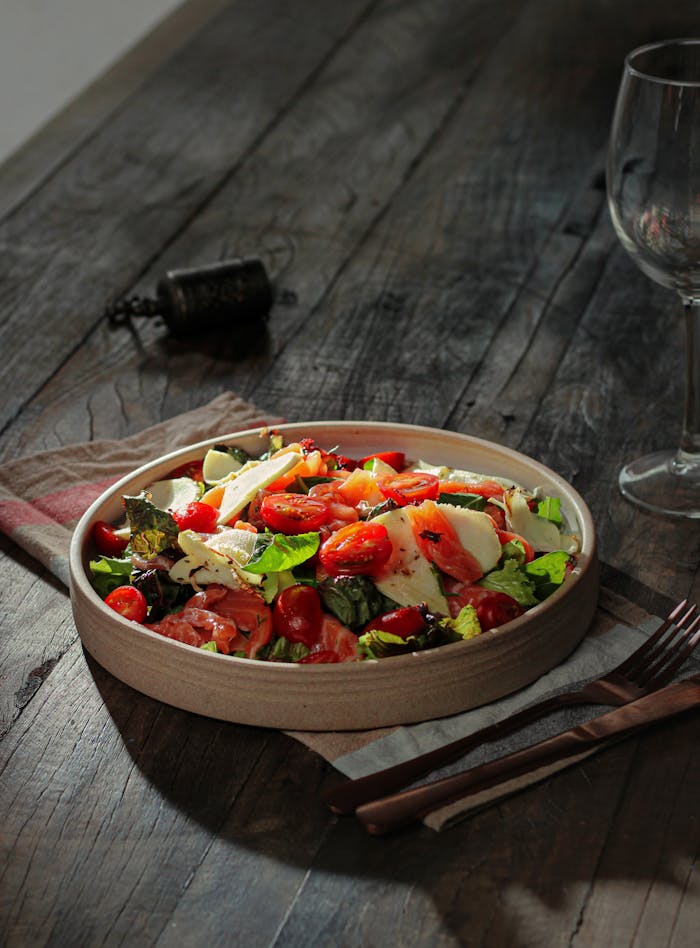 serving fresh, simple and farm-pure meals made just like home